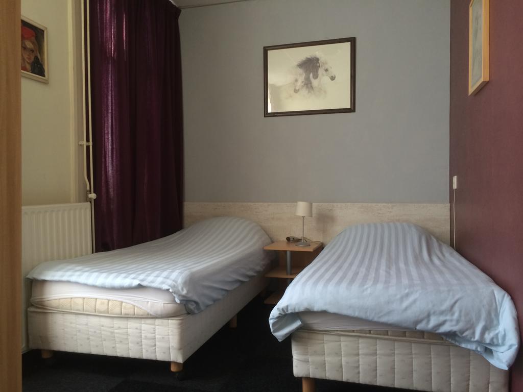 Hotel De Blauwe Vogel แบร์เคนออพโซม ห้อง รูปภาพ