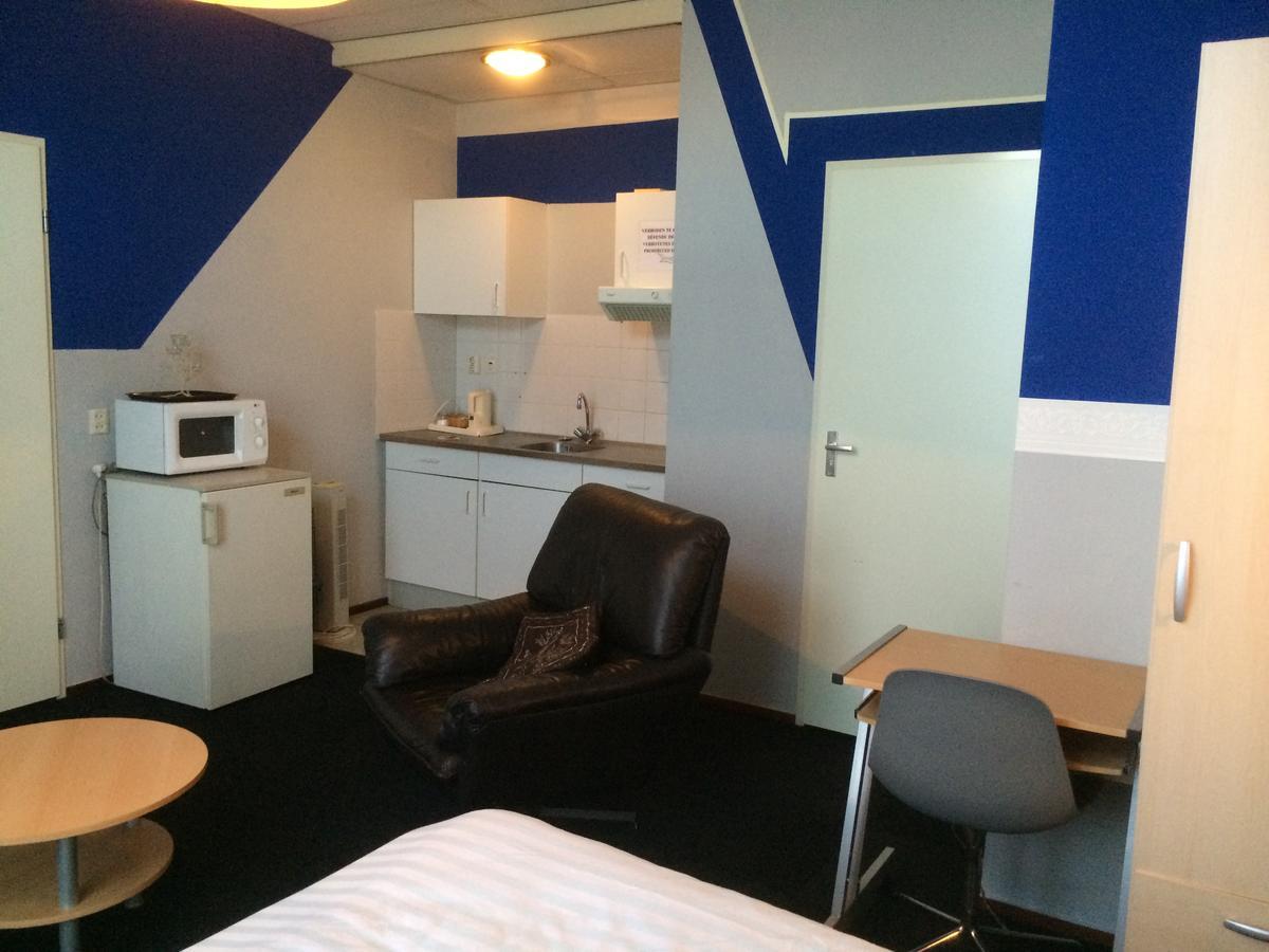 Hotel De Blauwe Vogel แบร์เคนออพโซม ห้อง รูปภาพ